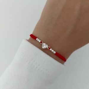Pulsera corazon cubic hilo rojo