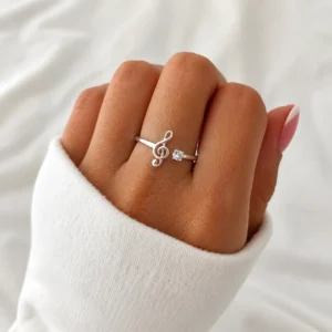 Anillo clave de sol cubic
