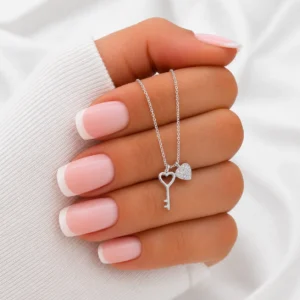 Collar corazon con llave